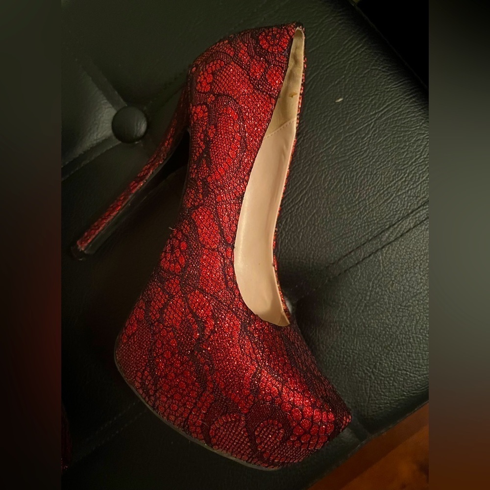 ⭐️ Sexy black and red lace high platform heels 👠- size 6 - Picture 8 of 10